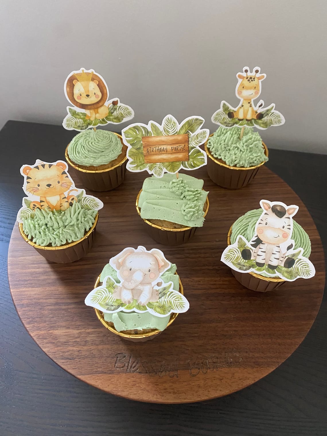 Jungle theme cupcakes