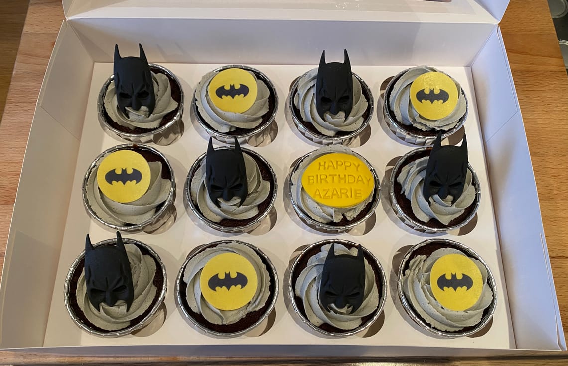 Batman cupcakes