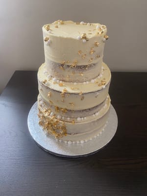 Naked style wedding cake